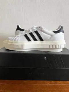ビヨンセ x アディダス スーパースター 