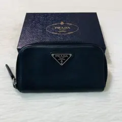 人気モデル　美品 PRADA プラダ　キーケース　鍵入れ　サフィアーノ　黒　箱