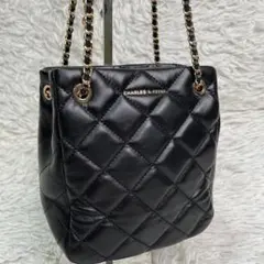 美品✨CHARLES & KEITH キルトチェーンストラップバッグ　2way