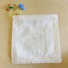アンティーク フランス リネンクロス ハンカチーフ 黄と藍色の花の手