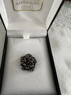 ヴィンテージ　ペンダントトップ　アンティーク風　　飾りボタン　黒薔薇　ゴシック