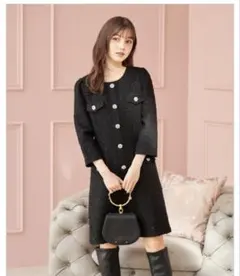 【新品】パールビジュー飾りブラック スパンコール入りワンピース ひざ丈