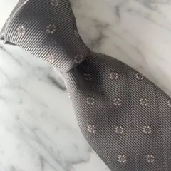 グレー ネクタイ