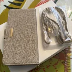 ベージュ 手帳型ケース カードポケット付き