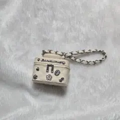 ジルスチュアート　ミニブローチバニティキーホルダー　ガチャガチャ