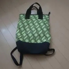 adidas 幾何学模様リュック 蛍光グリーン