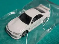 トミカプレミアム 日産 R33スカイラインGT-R 白色 ホワイト