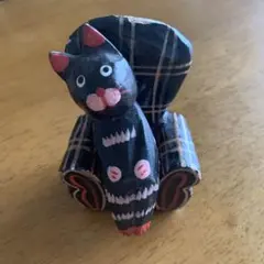 木彫り 猫の置物 椅子モチーフ