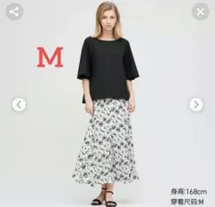 ユニクロクレープジャージーTブラックM(五分袖)のサムネイル