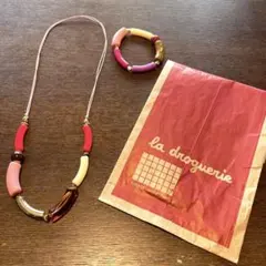 Jolis plaisirs signés la droguerie 本 - メルカリ
