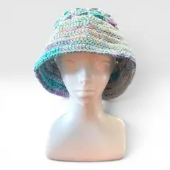 ハンドメイド 透かし編み　深め　バケットハット ブルー系　かぎ針編みのサムネイル