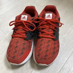 レッド スニーカー