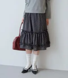 新品　フリルミドルスカート　カスタネのサムネイル