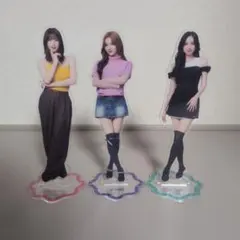 ファミマ TWICEくじ 2025 A賞 アクスタ モモ サナ ミナ