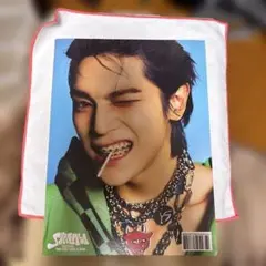 SHALALA: 1st Mini Album (Collector Ver.)