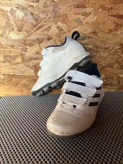 adidas ホワイト ネイビー シューズ