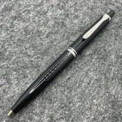 【名品】Pelikan ボールペン 黒 メタル ペリカン 不朽の名作 Pelikan(ペリカン) ボールペン美品 - 黒×ゴールド インクなし