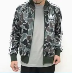 美品　adidasアディダスORIGINALS長袖パーカー メンズ カモ