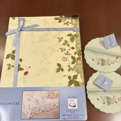 未使用品　WEDGWOOD ワイルドストロベリー テーブルクロス とコースター