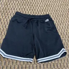 GAP 黒 ハーフパンツ ストライプ付き