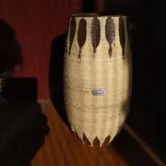 信楽焼　陶器の花瓶 ベージュと茶色のストライプ
