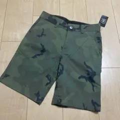 ★お値下げ　タグ付き未使用　volcom 迷彩柄 ハーフパンツ 140-150★