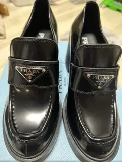 2026年最新】プラダ ローファー チョコレートの人気アイテム - メルカリ