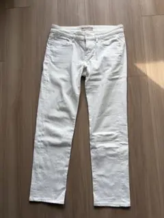 ユニクロ　ホワイトデニムパンツ　サイズ25