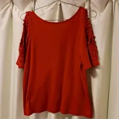 GU　肩だしレース刺繍トップス