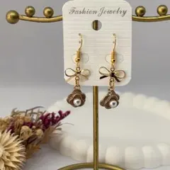 ハンドメイドピアス❤️ゴールドミニリボン×ブラウンフラワーピアス❤️上品パール