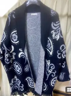 ZARAメンズロングニットカーディガンSMサイズ黒ペイズリー柄のサムネイル