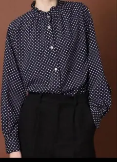 新品タグ付き　DRESSTERIOR 幾何学模様 ブラウス　36 新品タグ付き DRESSTERIOR 幾何学模様 ブラウス 36 - メルカリ