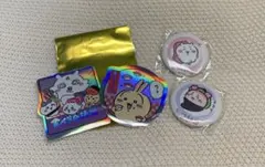 ちいかわ寿司　ホログラムステッカー2種&缶バッジ2種