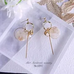 No.6892　ベージュモザイクとキラキラフープ　ピアス/イヤリング