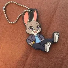 ズートピアジュディラバーキーホルダーガチャ うさぎガチャポン