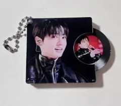 BTS ARIRANG グク jungkook アクリルフォトキーホルダー⑤ - メルカリ