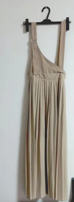 ベージュ ショルダー サロペット スカート プリーツ ワンピース 服 ロング