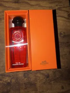 Eau de rhubarbe écarlate 200ml 香水 エルメス - メルカリ