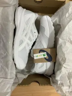 スニーカー　白　23.5cm アシックス 通学用