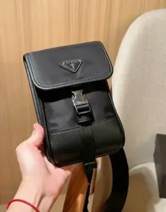 即日発送`~PRADA ブラック スマホショルダーバッグ