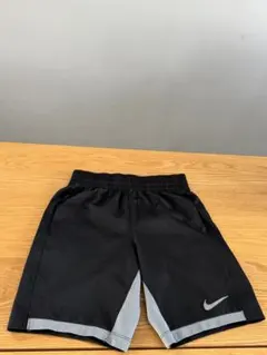 Nike ハーフパンツ 黒 グレーM メッシュ