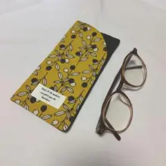 ハンドメイド　メガネケース　木の実イエロー
