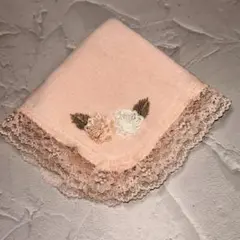 ピンクのレース付きハンカチ新品未使用