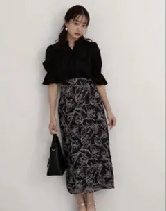 【美品】プロポーションボディドレッシング＊フラワーオーガン刺繍タイトスカートのサムネイル