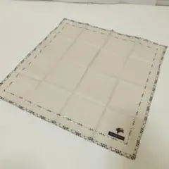 BURBERRY　ハンカチ　刺繍　紳士　ハイブランド　高級感