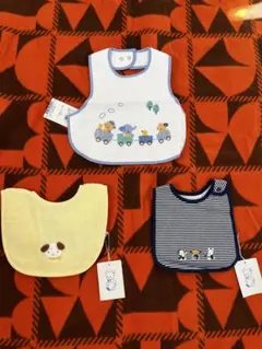 ファミリアよだれかけ2点とエプロンのセット品タグ・箱無し