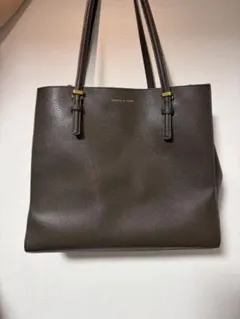 CHARLES & KEITH サンサ クラシックダブルハンドルトートバッグのサムネイル
