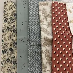 コットン生地ハギレセット　さまざまなデザイン　ジュドフィル、モダ他