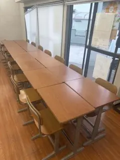 学校机と椅子　20セット　引き取り限定　大阪摂津市から　近場であれば自社配達可能 学校机と椅子 20セット 引き取り限定 大阪摂津市から 近場自社配達可能