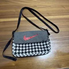 NIKE 千鳥格子柄 ショルダーバッグ